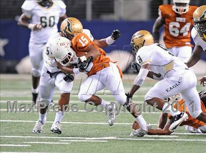 Thumbnail 3 in Bowie vs. DeSoto (Kirk Herbstreit National Kickoff Classic) photogallery.