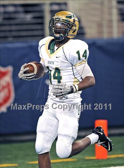 Thumbnail 3 in Bowie vs. DeSoto (Kirk Herbstreit National Kickoff Classic) photogallery.