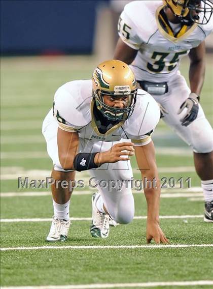 Thumbnail 2 in Bowie vs. DeSoto (Kirk Herbstreit National Kickoff Classic) photogallery.