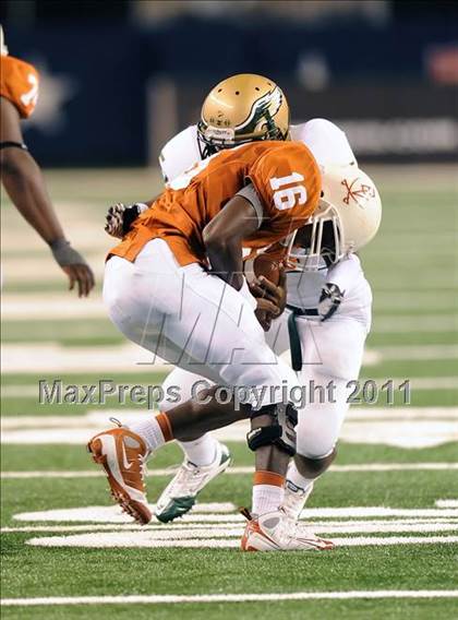 Thumbnail 3 in Bowie vs. DeSoto (Kirk Herbstreit National Kickoff Classic) photogallery.