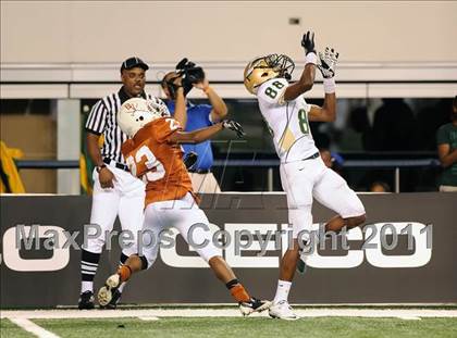 Thumbnail 2 in Bowie vs. DeSoto (Kirk Herbstreit National Kickoff Classic) photogallery.