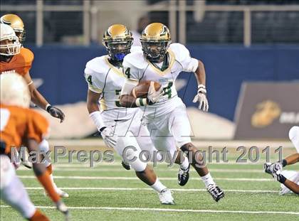 Thumbnail 3 in Bowie vs. DeSoto (Kirk Herbstreit National Kickoff Classic) photogallery.