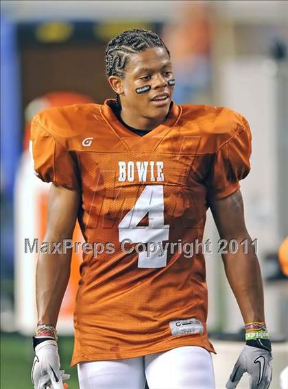 Thumbnail 2 in Bowie vs. DeSoto (Kirk Herbstreit National Kickoff Classic) photogallery.