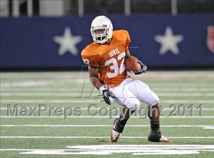 Thumbnail 3 in Bowie vs. DeSoto (Kirk Herbstreit National Kickoff Classic) photogallery.