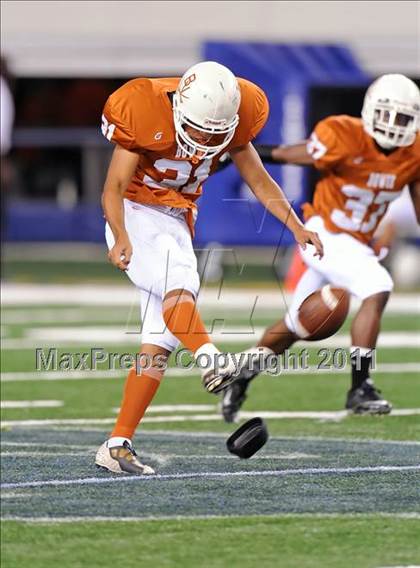 Thumbnail 1 in Bowie vs. DeSoto (Kirk Herbstreit National Kickoff Classic) photogallery.