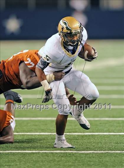 Thumbnail 2 in Bowie vs. DeSoto (Kirk Herbstreit National Kickoff Classic) photogallery.