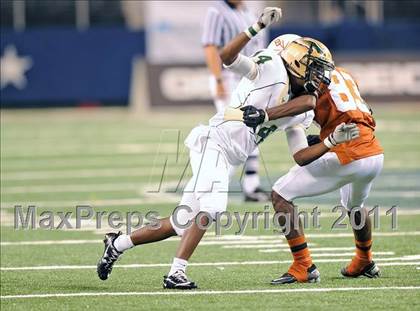 Thumbnail 2 in Bowie vs. DeSoto (Kirk Herbstreit National Kickoff Classic) photogallery.