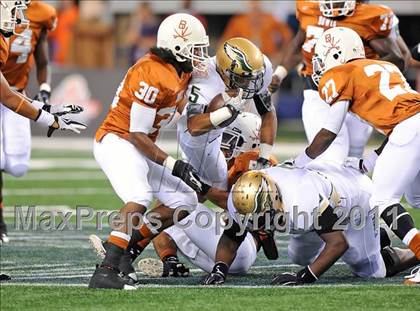 Thumbnail 1 in Bowie vs. DeSoto (Kirk Herbstreit National Kickoff Classic) photogallery.