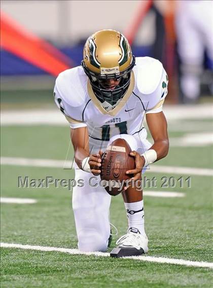 Thumbnail 2 in Bowie vs. DeSoto (Kirk Herbstreit National Kickoff Classic) photogallery.