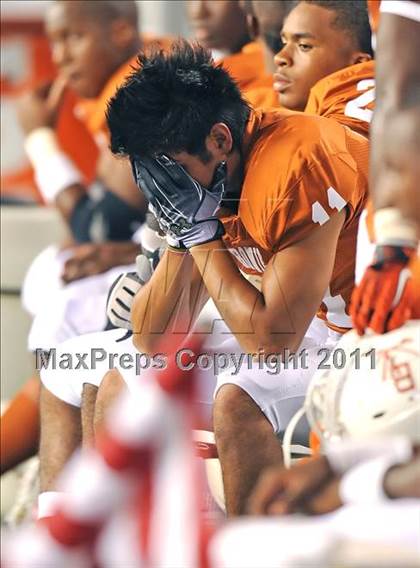 Thumbnail 2 in Bowie vs. DeSoto (Kirk Herbstreit National Kickoff Classic) photogallery.