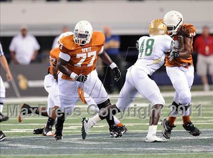 Thumbnail 1 in Bowie vs. DeSoto (Kirk Herbstreit National Kickoff Classic) photogallery.