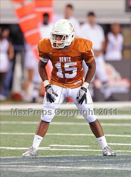 Thumbnail 3 in Bowie vs. DeSoto (Kirk Herbstreit National Kickoff Classic) photogallery.