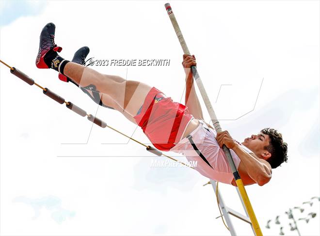 Photo 3 in the UIL 3A Region 2 Area Track Meet Photo Gallery (132 Photos)