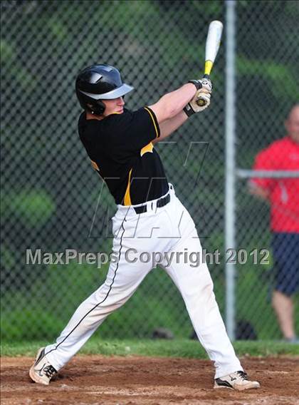 Thumbnail 3 in New Canaan vs. Hand (CIAC Class L Quarterfinal) photogallery.