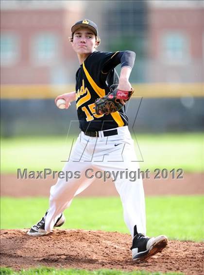 Thumbnail 2 in New Canaan vs. Hand (CIAC Class L Quarterfinal) photogallery.