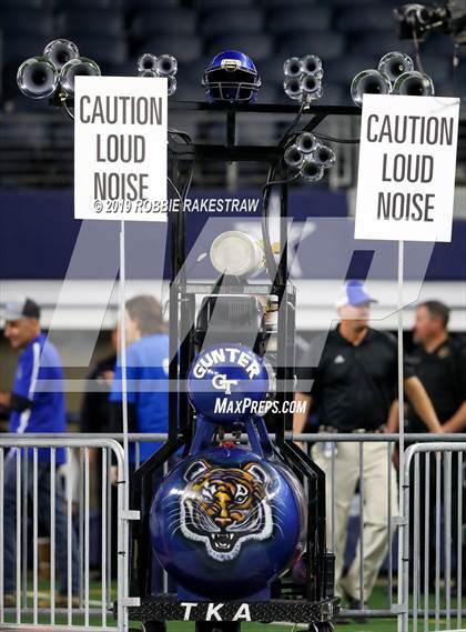 Thumbnail 1 in Gunter vs. Pewitt (UIL 3A Division 2 Final) photogallery.
