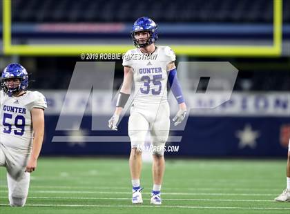Thumbnail 1 in Gunter vs. Pewitt (UIL 3A Division 2 Final) photogallery.