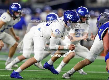 Thumbnail 2 in Gunter vs. Pewitt (UIL 3A Division 2 Final) photogallery.