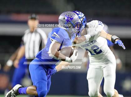 Thumbnail 3 in Gunter vs. Pewitt (UIL 3A Division 2 Final) photogallery.