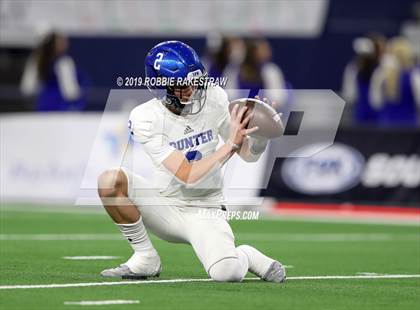Thumbnail 1 in Gunter vs. Pewitt (UIL 3A Division 2 Final) photogallery.