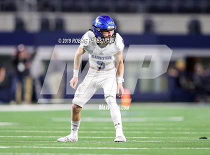 Thumbnail 2 in Gunter vs. Pewitt (UIL 3A Division 2 Final) photogallery.