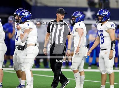 Thumbnail 1 in Gunter vs. Pewitt (UIL 3A Division 2 Final) photogallery.