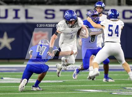 Thumbnail 3 in Gunter vs. Pewitt (UIL 3A Division 2 Final) photogallery.
