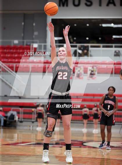 Thumbnail 1 in Westmoore @ Mustang photogallery.
