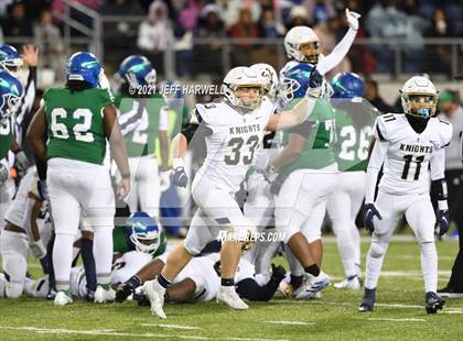Thumbnail 3 in Archbishop Hoban vs. Winton Woods (OHSAA D2 Final) photogallery.