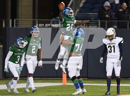 Thumbnail 2 in Archbishop Hoban vs. Winton Woods (OHSAA D2 Final) photogallery.