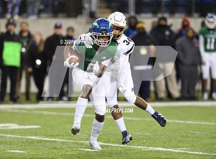 Thumbnail 2 in Archbishop Hoban vs. Winton Woods (OHSAA D2 Final) photogallery.