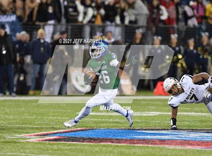 Thumbnail 3 in Archbishop Hoban vs. Winton Woods (OHSAA D2 Final) photogallery.