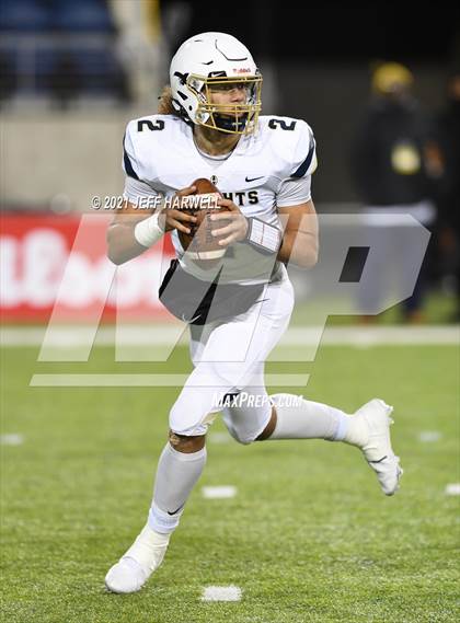 Thumbnail 2 in Archbishop Hoban vs. Winton Woods (OHSAA D2 Final) photogallery.