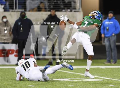Thumbnail 1 in Archbishop Hoban vs. Winton Woods (OHSAA D2 Final) photogallery.
