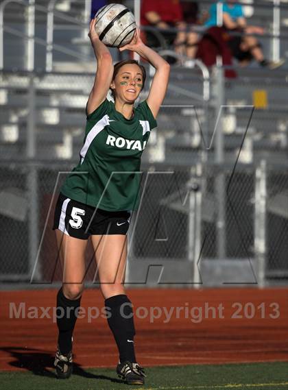Thumbnail 3 in Royal @ Simi Valley photogallery.