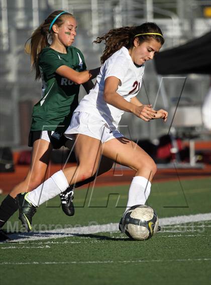 Thumbnail 3 in Royal @ Simi Valley photogallery.