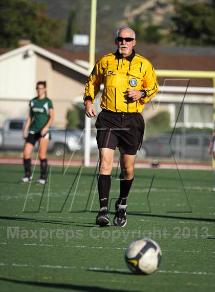 Thumbnail 3 in Royal @ Simi Valley photogallery.