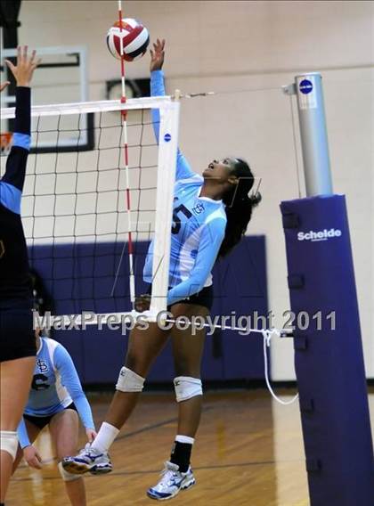 Thumbnail 2 in Foothill vs St. Lucy's (Durango Fall Classic) photogallery.