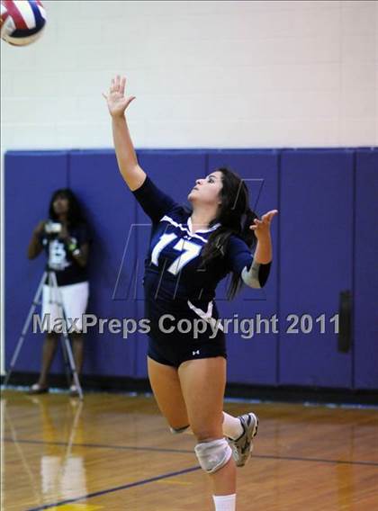 Thumbnail 3 in Foothill vs St. Lucy's (Durango Fall Classic) photogallery.