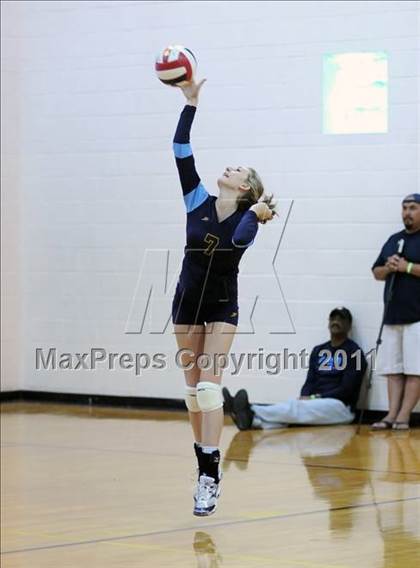 Thumbnail 3 in Foothill vs St. Lucy's (Durango Fall Classic) photogallery.