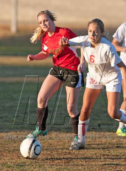 Thumbnail 2 in Hemet vs. Palm Desert photogallery.
