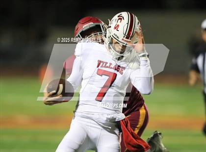 Thumbnail 2 in Village Christian vs La Canada photogallery.