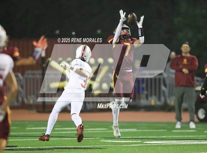 Thumbnail 2 in Village Christian vs La Canada photogallery.