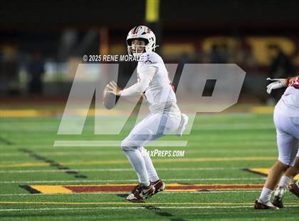Thumbnail 2 in Village Christian vs La Canada photogallery.