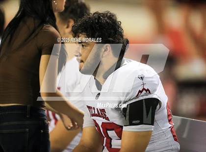 Thumbnail 3 in Village Christian vs La Canada photogallery.