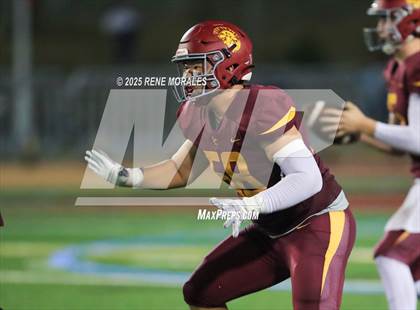 Thumbnail 2 in Village Christian vs La Canada photogallery.