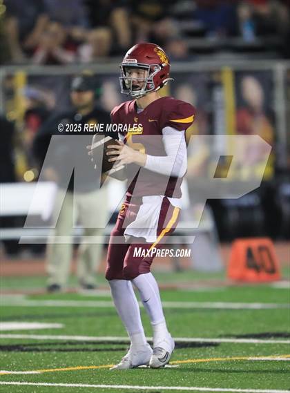 Thumbnail 2 in Village Christian vs La Canada photogallery.