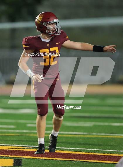 Thumbnail 2 in Village Christian vs La Canada photogallery.