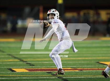 Thumbnail 3 in Village Christian vs La Canada photogallery.