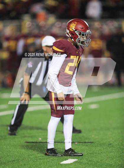 Thumbnail 1 in Village Christian vs La Canada photogallery.